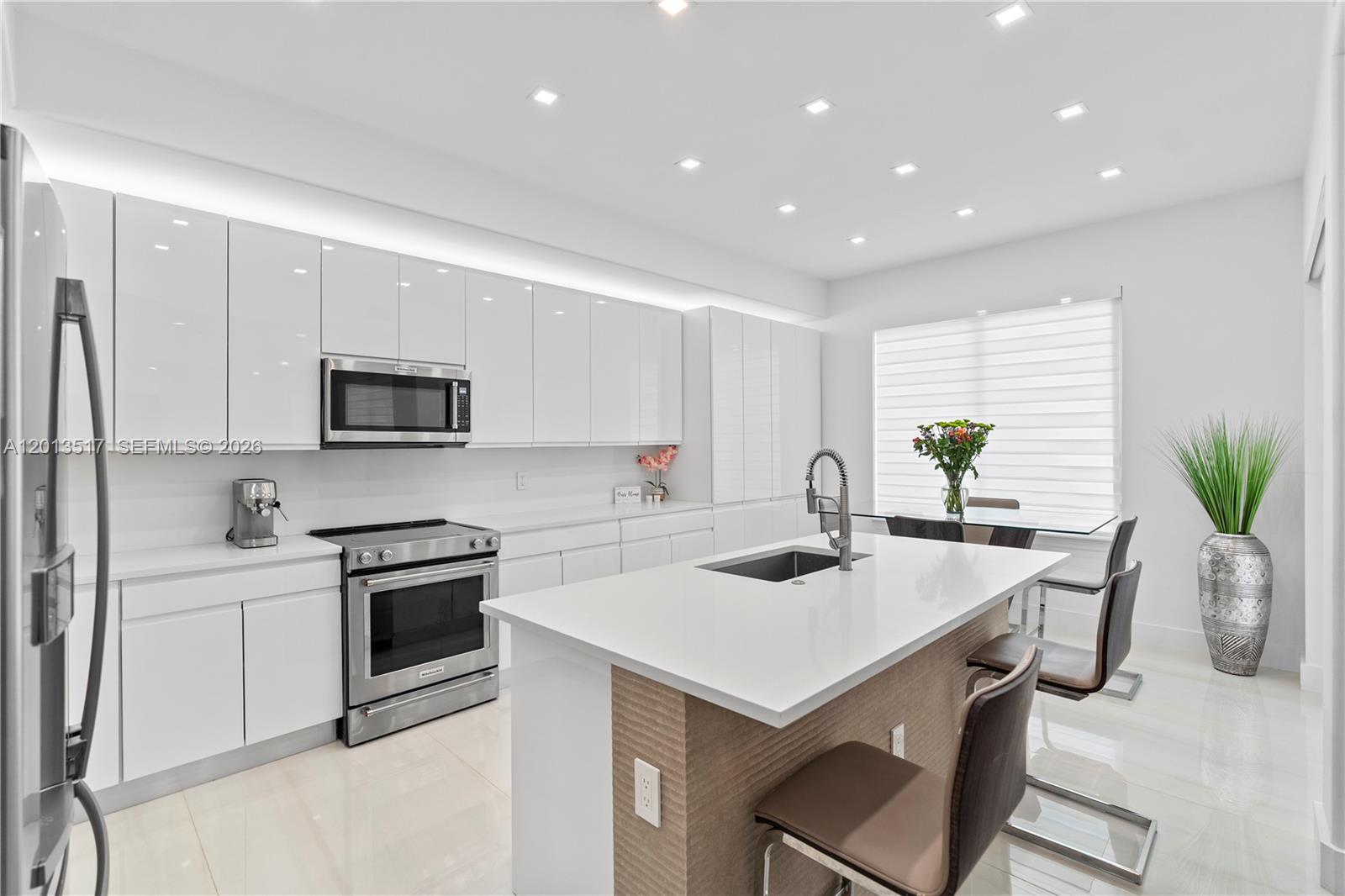 Photo of 3188 211th Ter  (3188), Aventura, Florida, 33180 - 