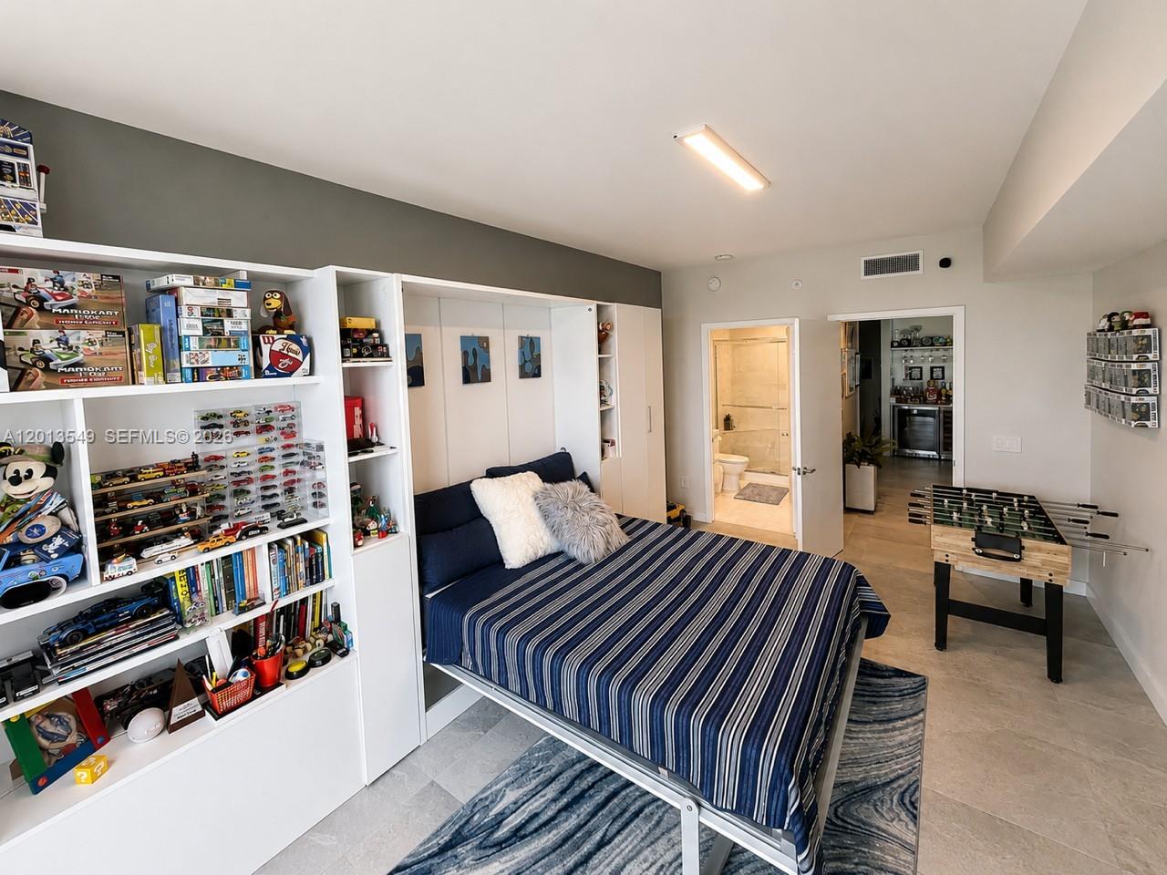 Photo of 17111 Biscayne Blvd  #1610, North Miami Beach, Florida, 33160 - 
