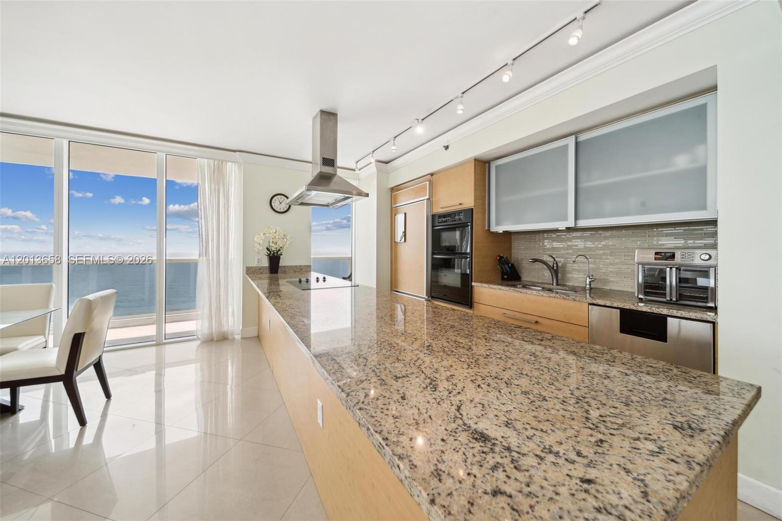 1701 3 / 3 2065 sq. ft. $ 2026-05-05 0 Photo