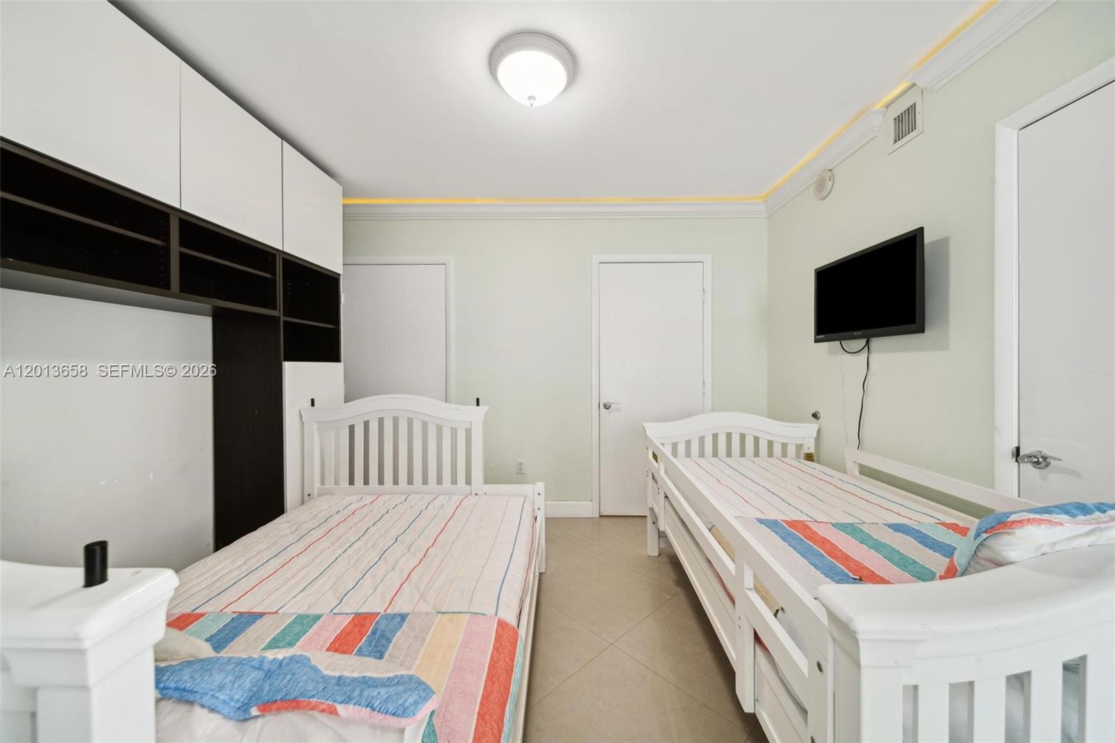 1701 3 / 3 2065 sq. ft. $ 2026-05-05 0 Photo