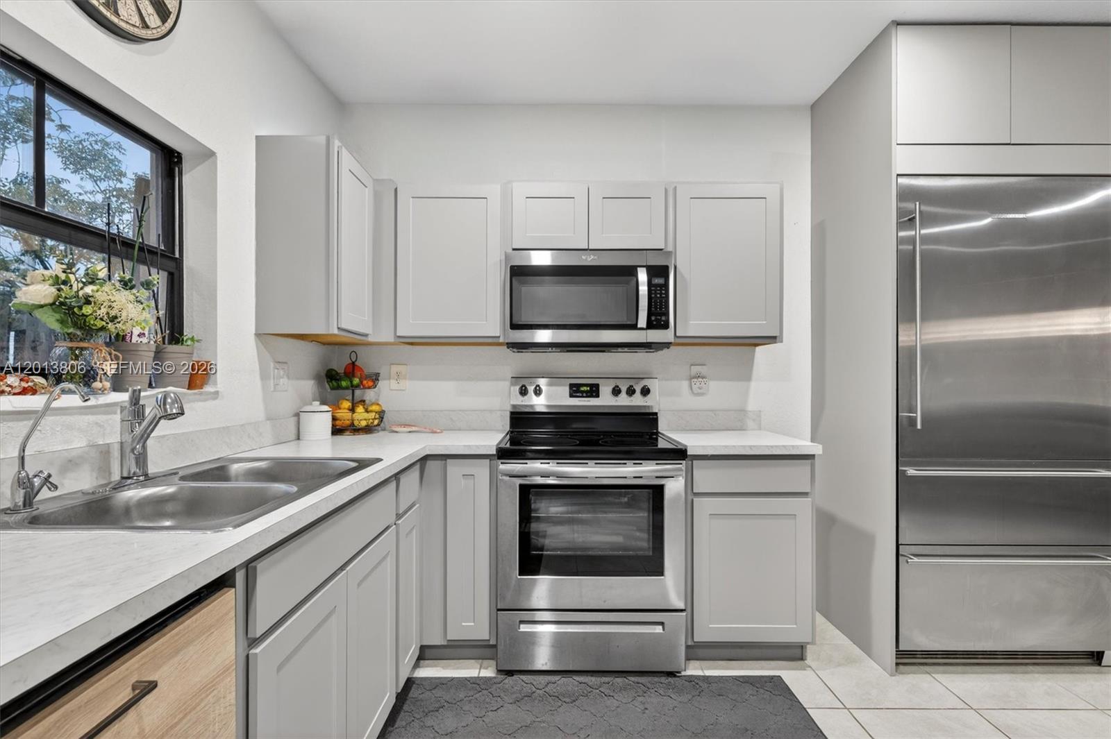 Ver detalles 310 3 / 3 1376 sq. ft. $ 2026-05-05 0 foto
