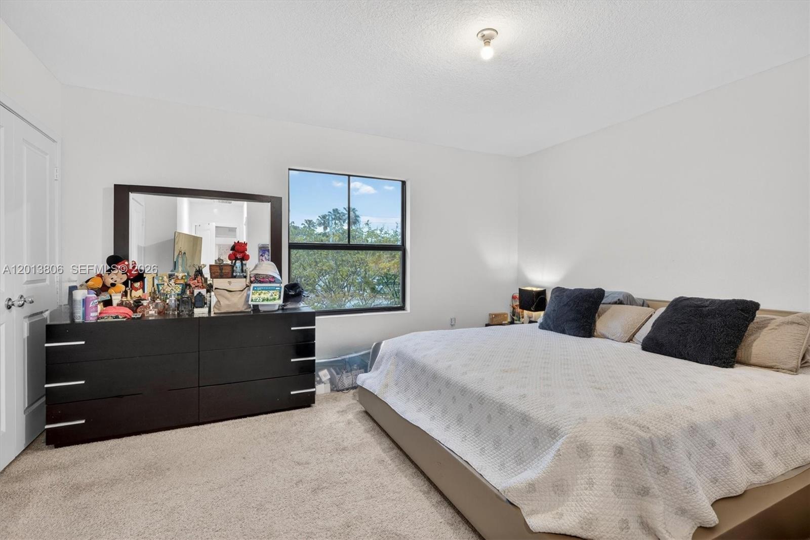 Ver detalles 310 3 / 3 1376 sq. ft. $ 2026-05-05 0 foto