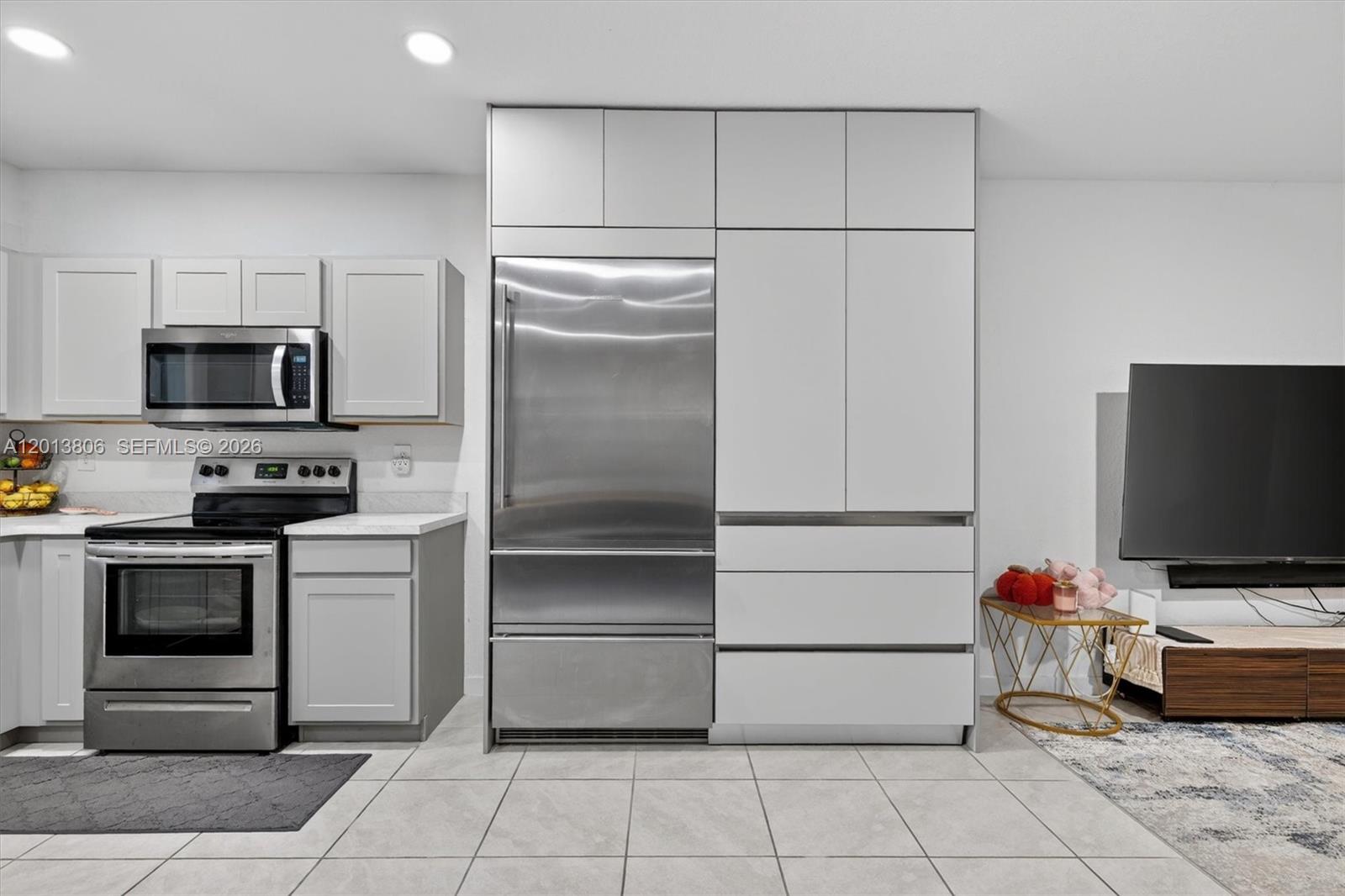 Ver detalles 310 3 / 3 1376 sq. ft. $ 2026-05-05 0 foto