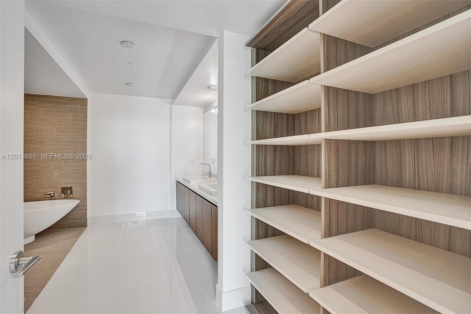 See details 5-2205 2 / 3 1541 sq. ft. $ 2026-05-06 0 Photo