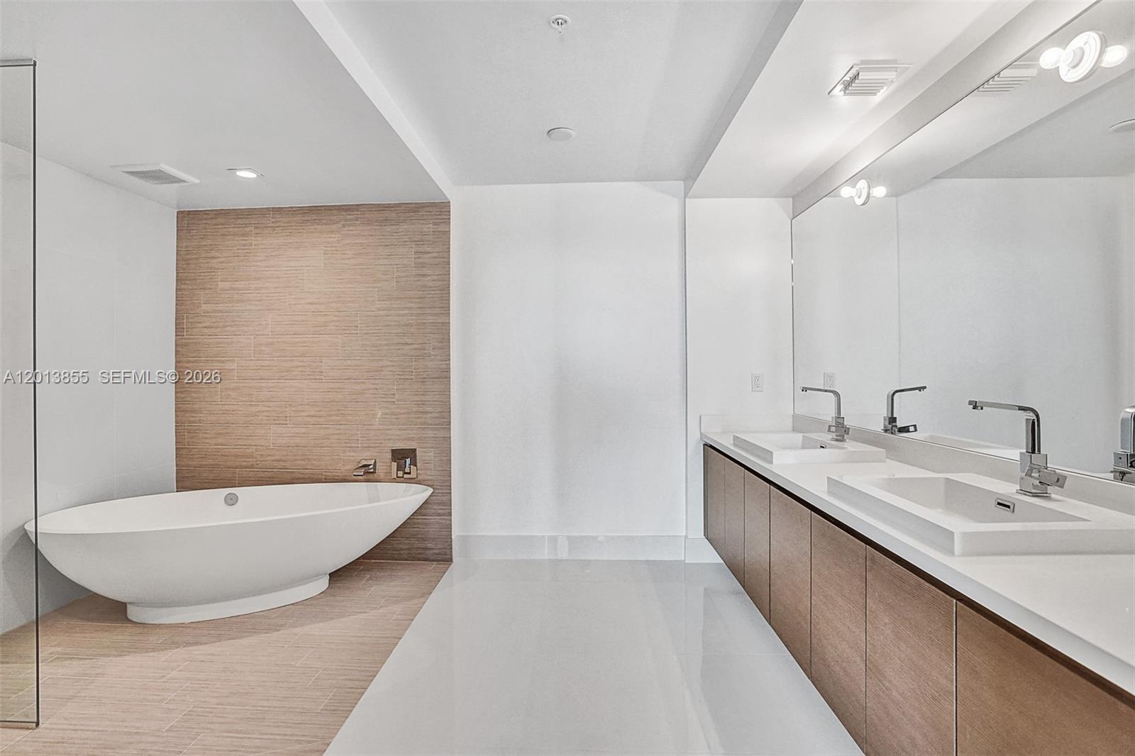 See details 5-2205 2 / 3 1541 sq. ft. $ 2026-05-06 0 Photo