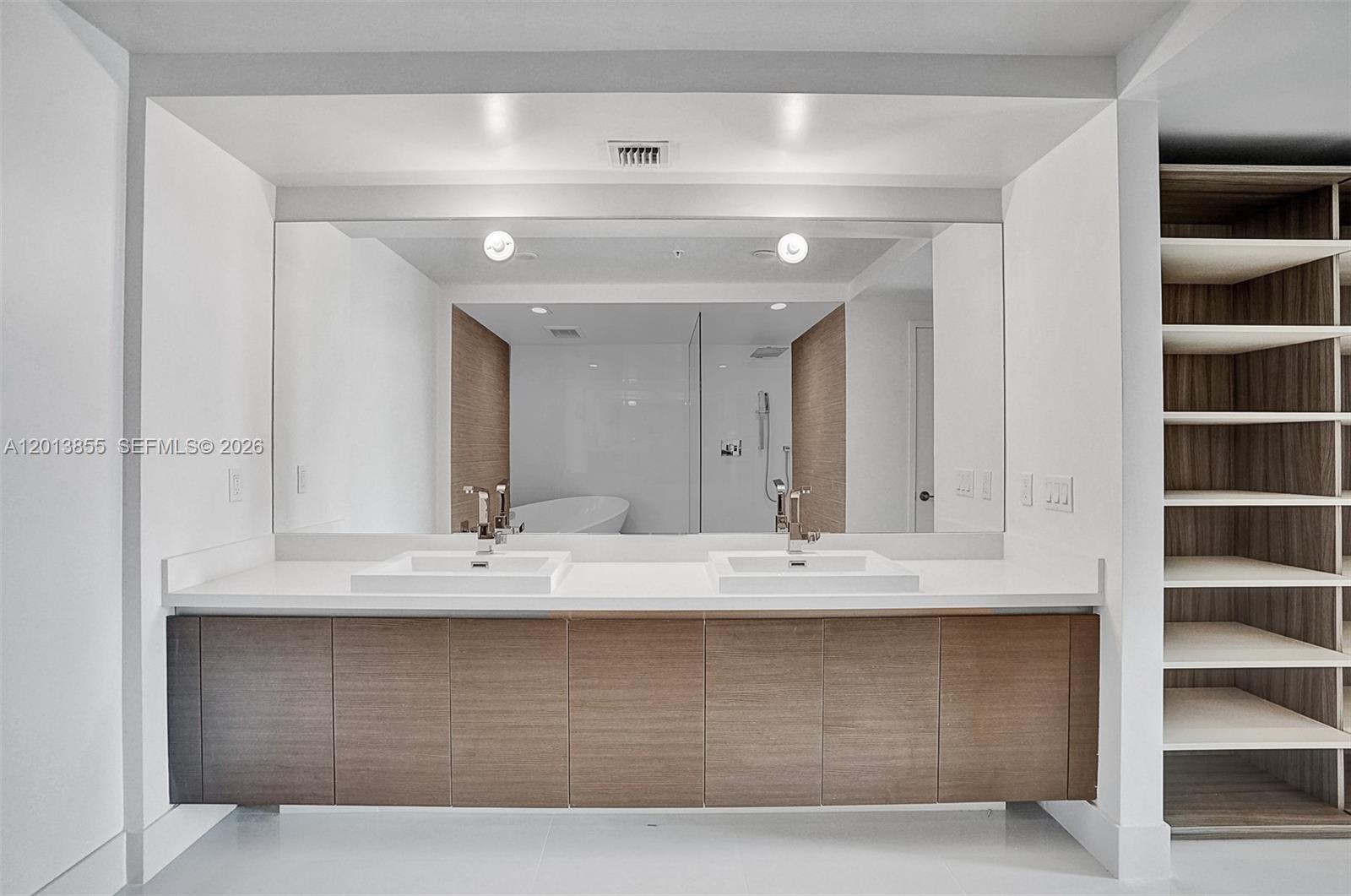 See details 5-2205 2 / 3 1541 sq. ft. $ 2026-05-06 0 Photo