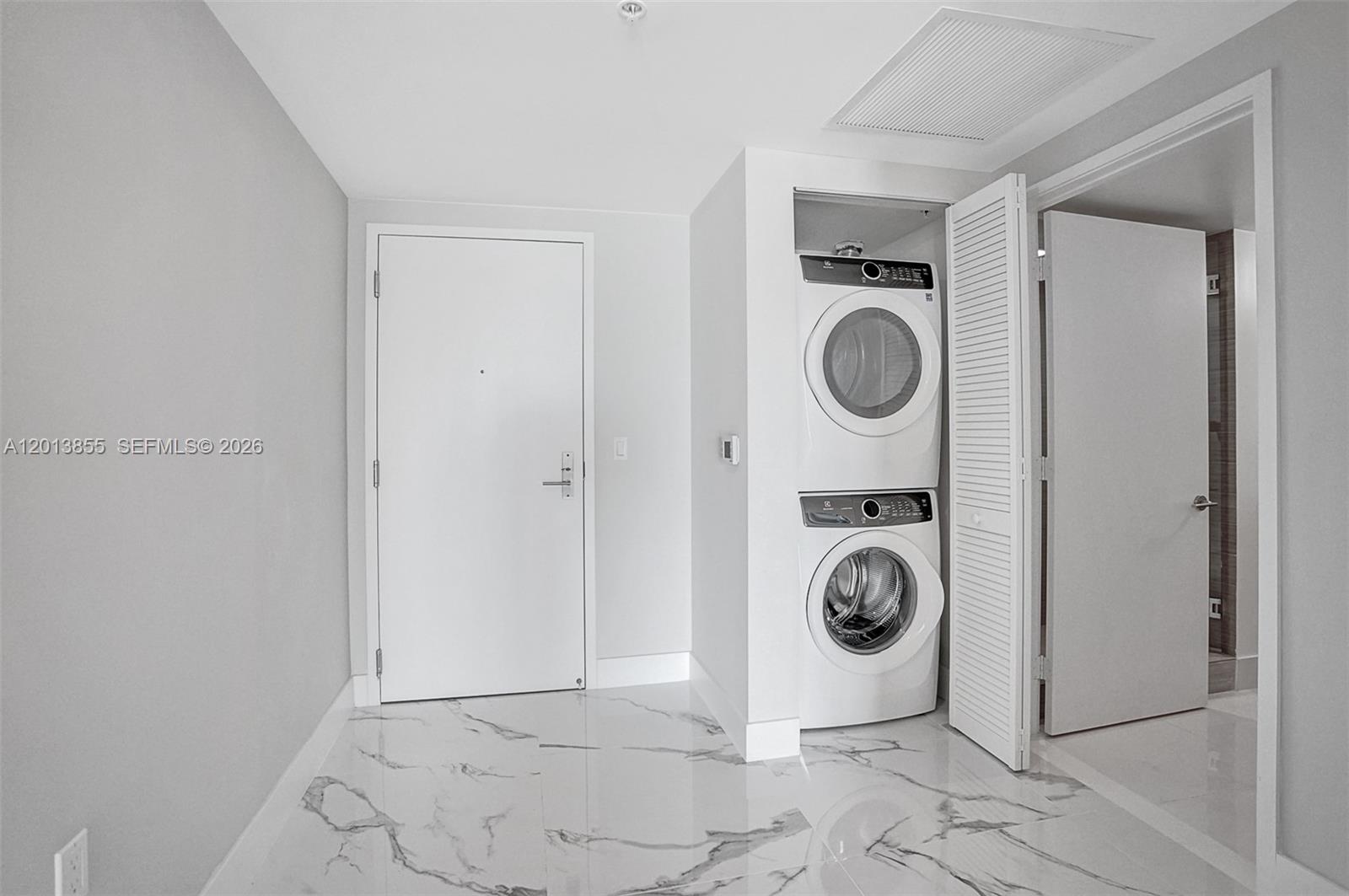 See details 5-2205 2 / 3 1541 sq. ft. $ 2026-05-06 0 Photo