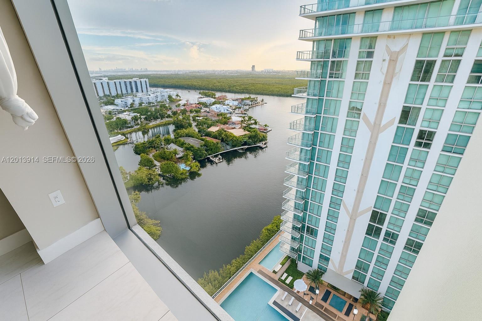 See details 4-2407 3 / 4 1892 sq. ft. $ 2026-05-06 0 Photo