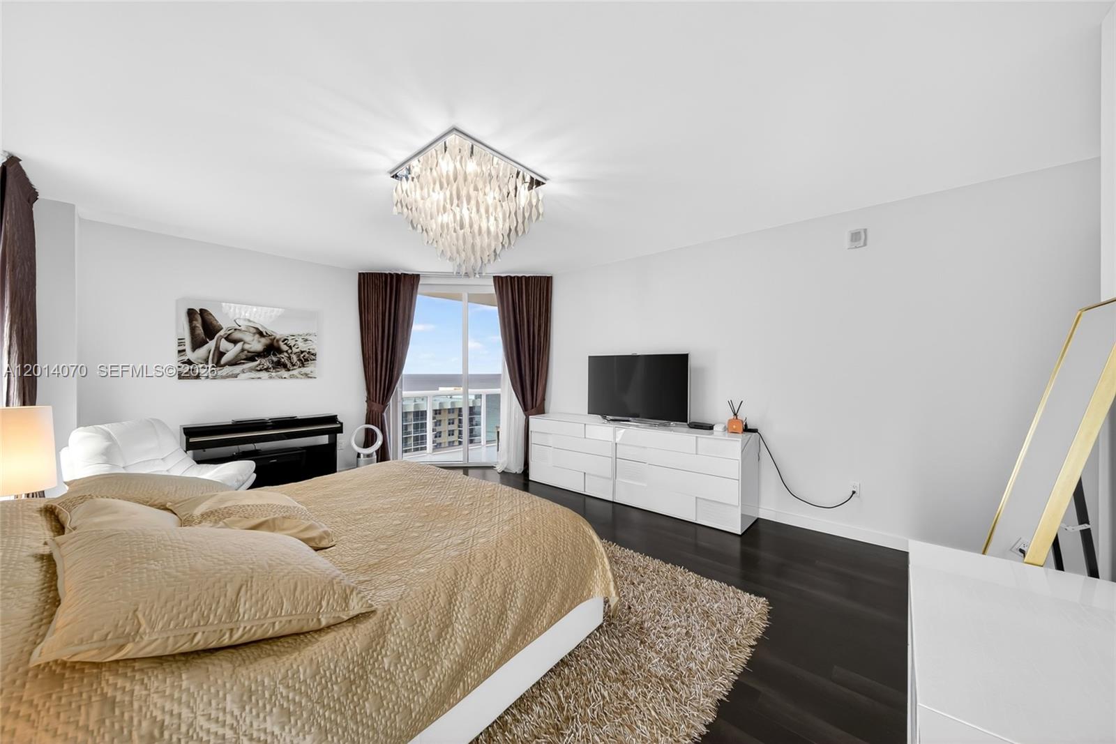 Photo of 2711 Ocean Dr  #1901, Hollywood, Florida, 33019 - 