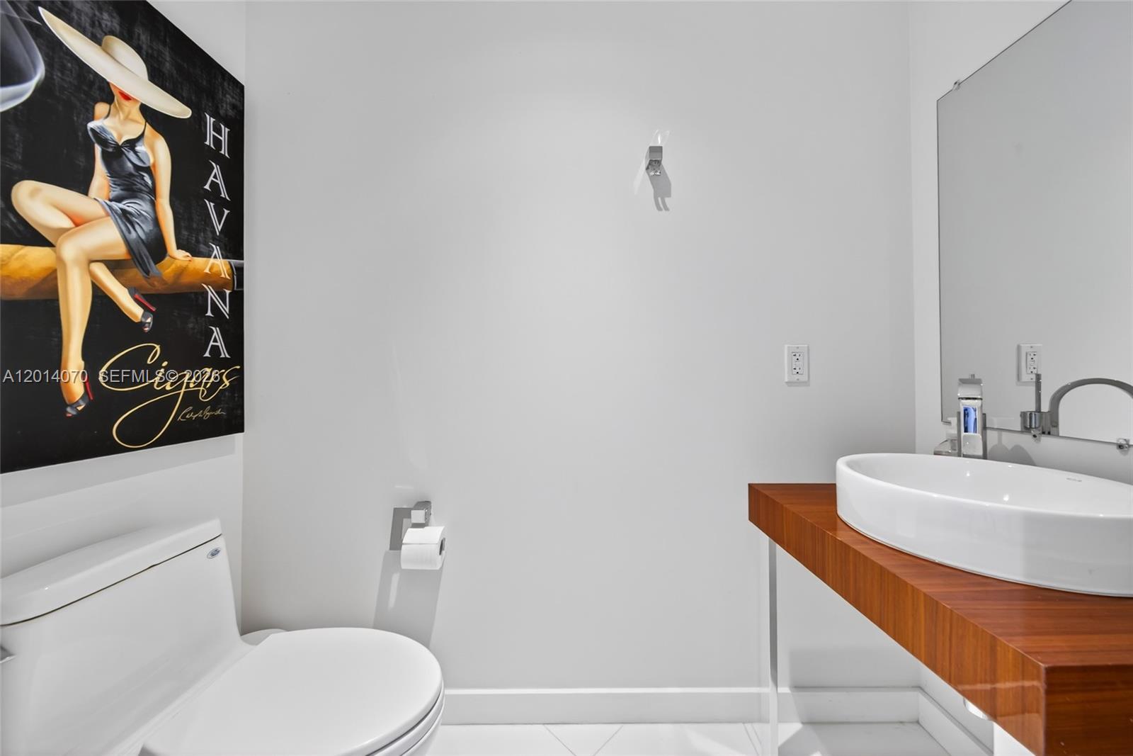 Photo of 2711 Ocean Dr  #1901, Hollywood, Florida, 33019 - 