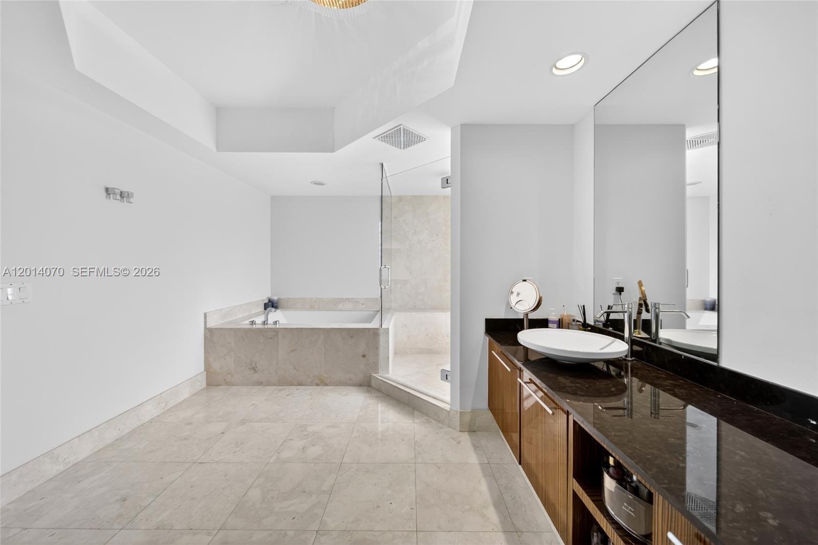 Photo of 2711 Ocean Dr  #1901, Hollywood, Florida, 33019 - 