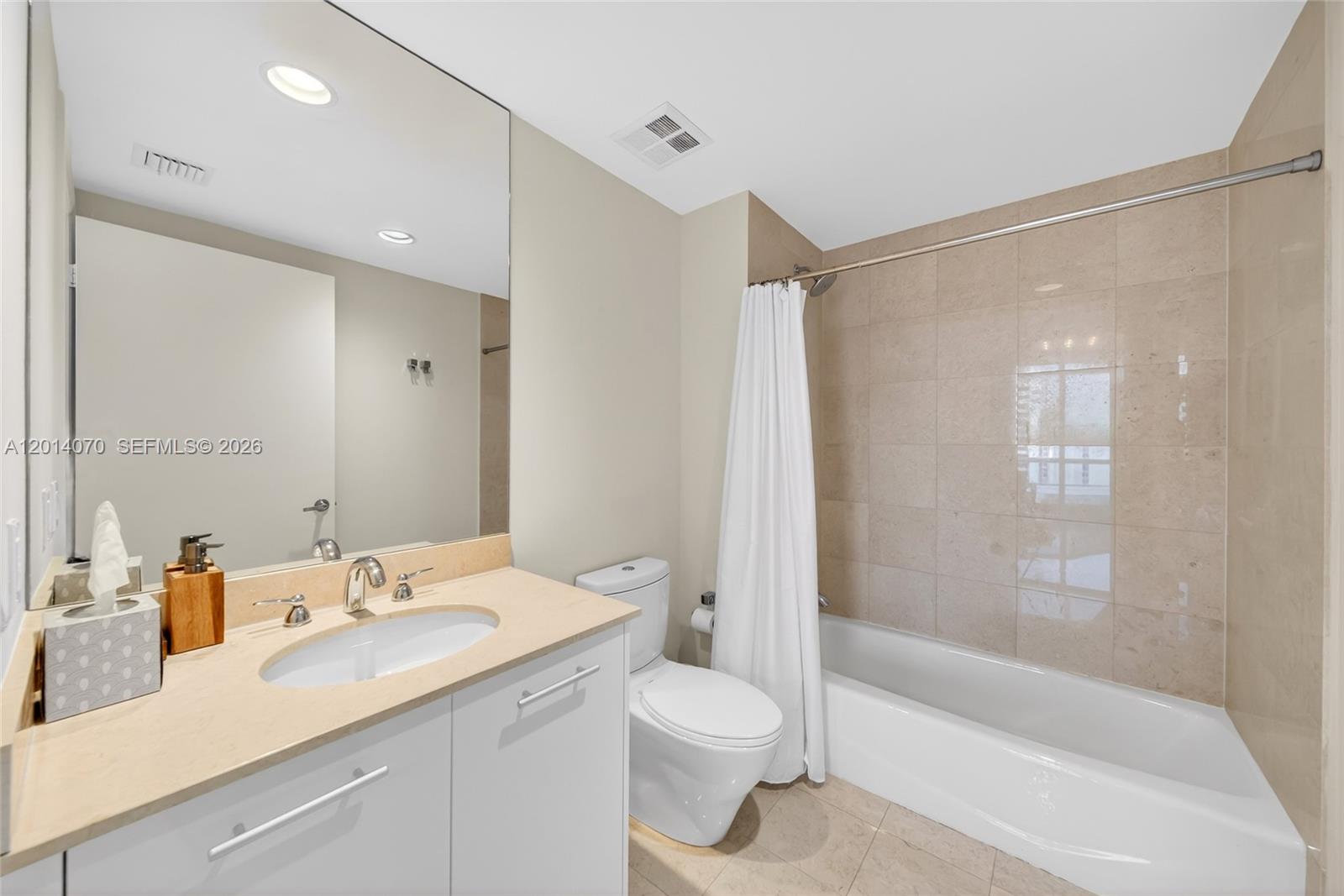 Photo of 2711 Ocean Dr  #1901, Hollywood, Florida, 33019 - 