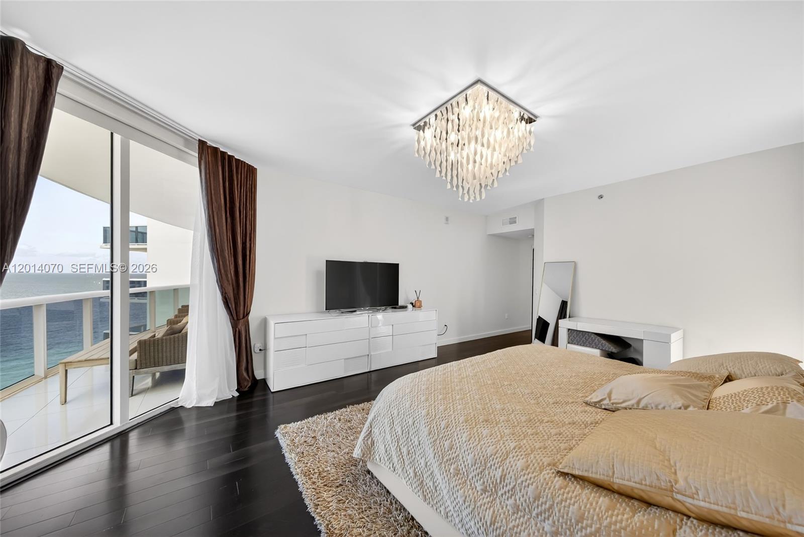 Photo of 2711 Ocean Dr  #1901, Hollywood, Florida, 33019 - 