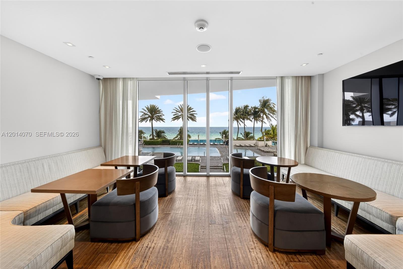 Photo of 2711 Ocean Dr  #1901, Hollywood, Florida, 33019 - 