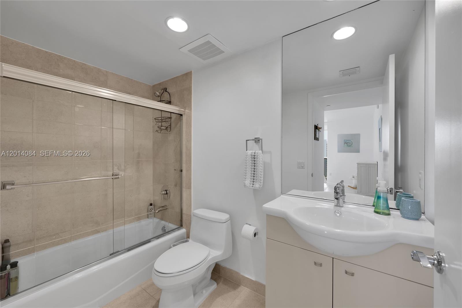 1703 3 / 3 1733 sq. ft. $ 2026-05-06 0 Photo