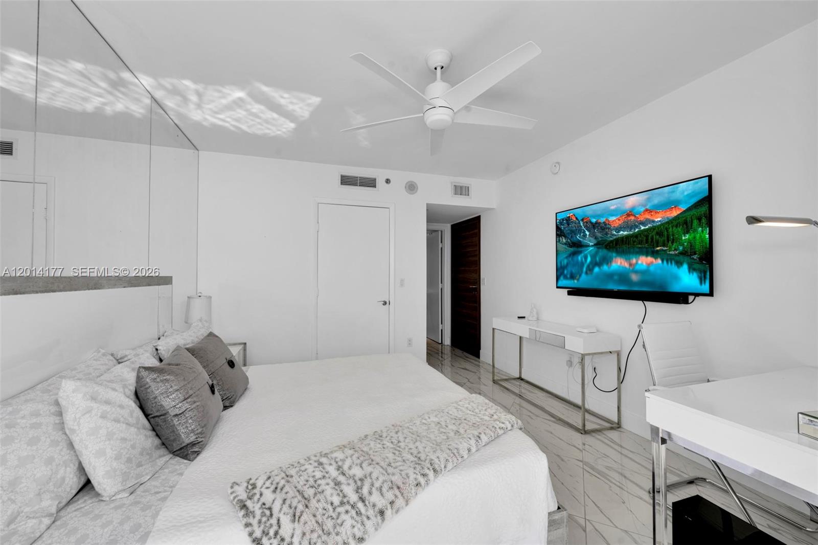 See details 1403 3 / 3 1733 sq. ft. $ 2026-06-02 0 Photo