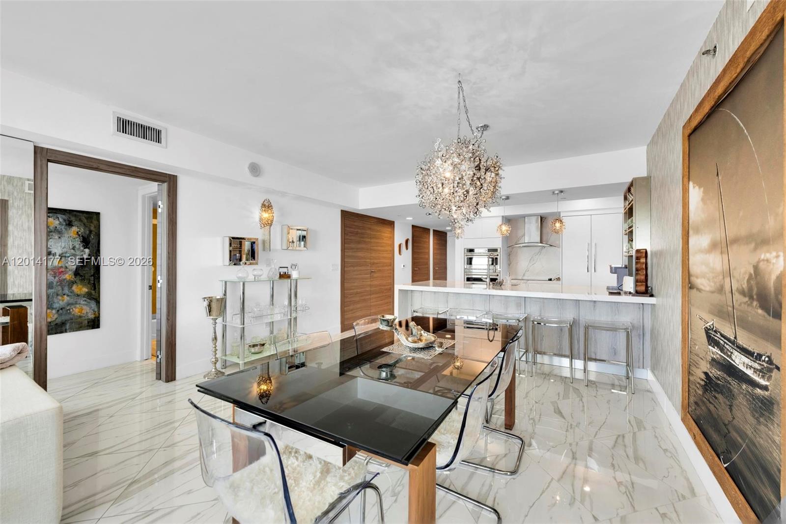 See details 1403 3 / 3 1733 sq. ft. $ 2026-06-02 0 Photo