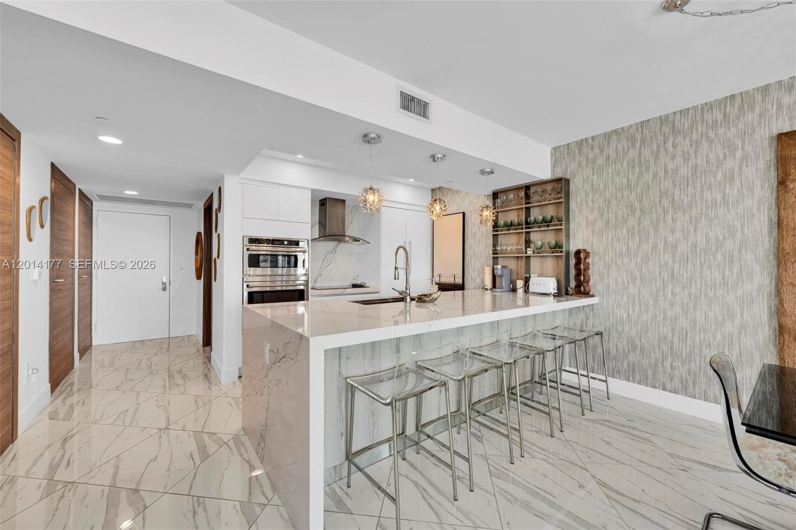 See details 1403 3 / 3 1733 sq. ft. $ 2026-06-02 0 Photo