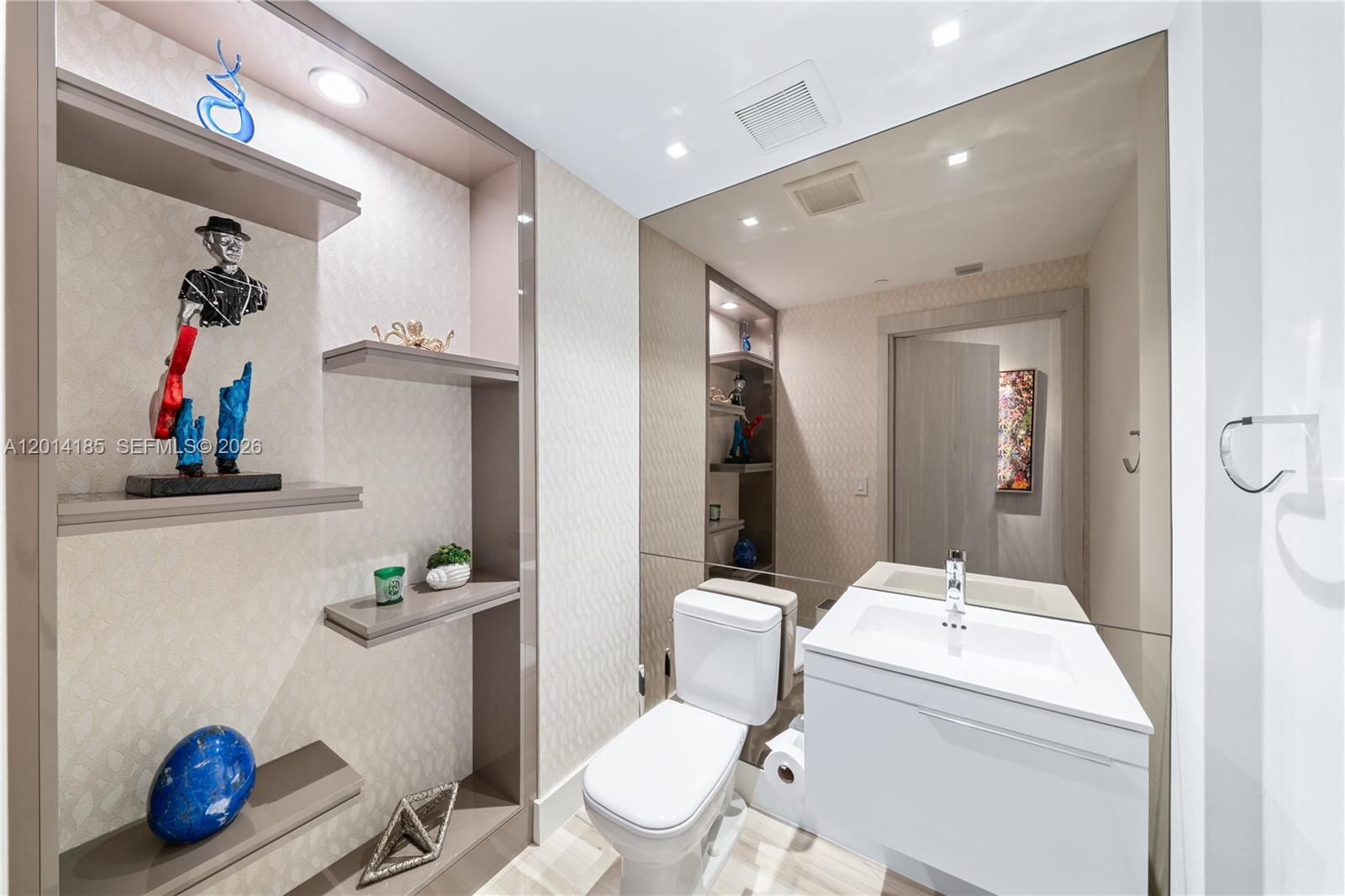 Photo of 17111 Biscayne Blvd #2107, North Miami Beach, Florida, 33160 -