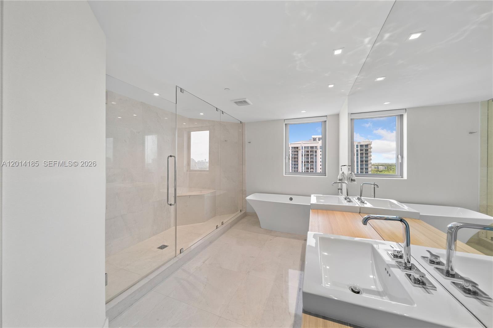 Photo of 17111 Biscayne Blvd #2107, North Miami Beach, Florida, 33160 -