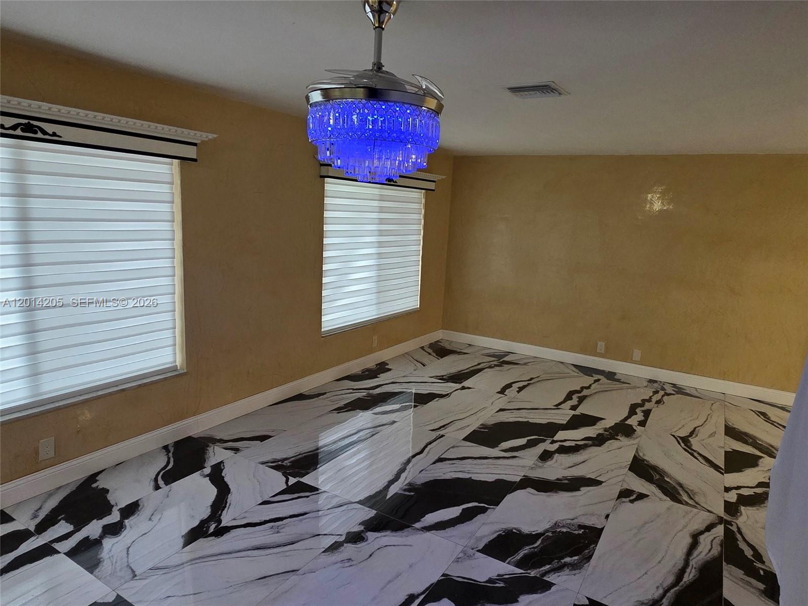 5240 4 / 2 2077 sq. ft. $ 2026-05-06 0 Photo