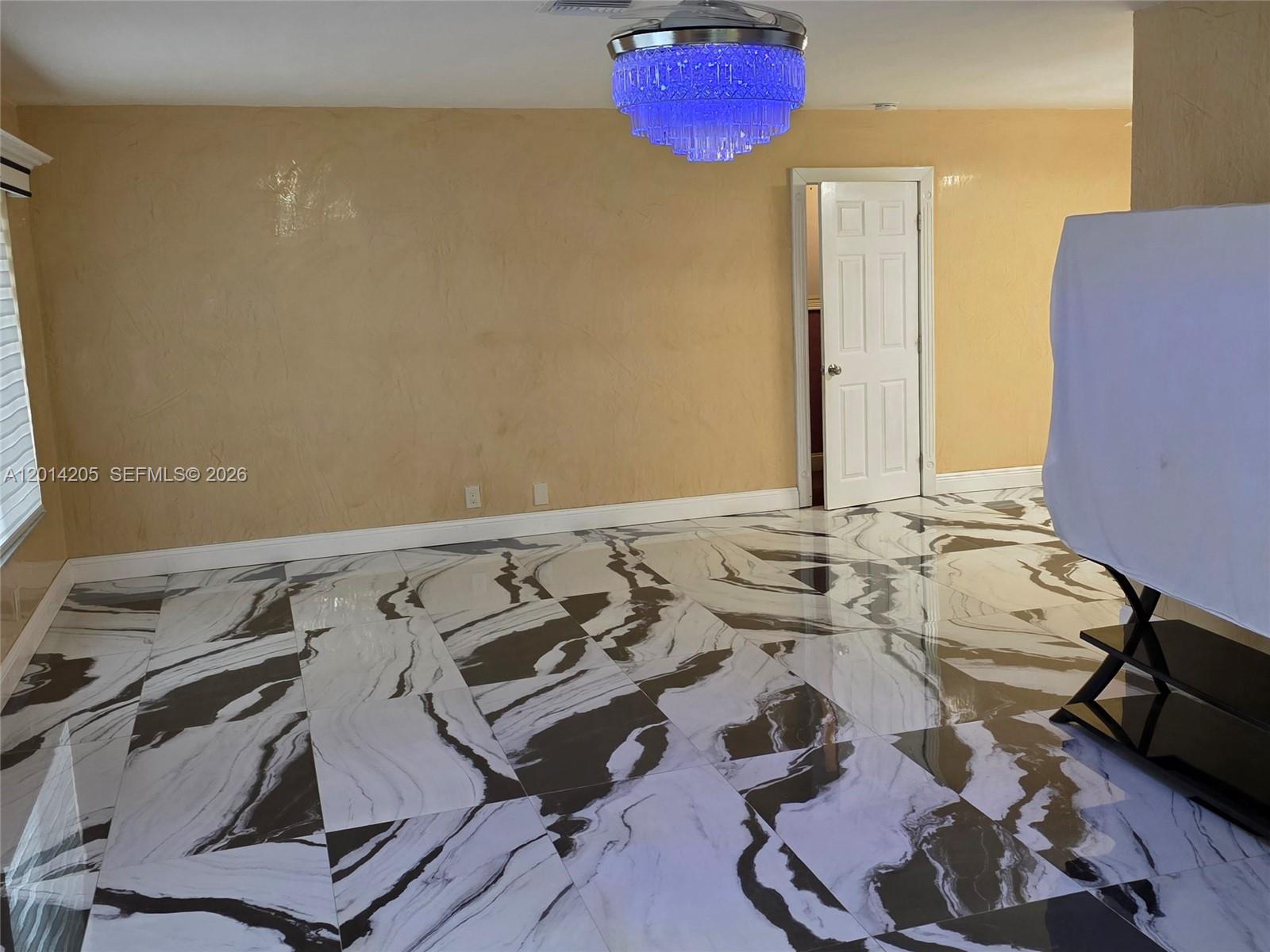 5240 4 / 2 2077 sq. ft. $ 2026-05-06 0 Photo
