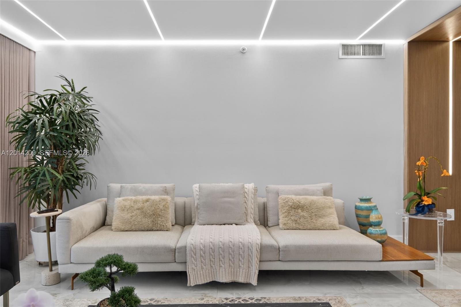 4-1902 3 / 4 1892 sq. ft. $ 2026-05-06 0 Photo
