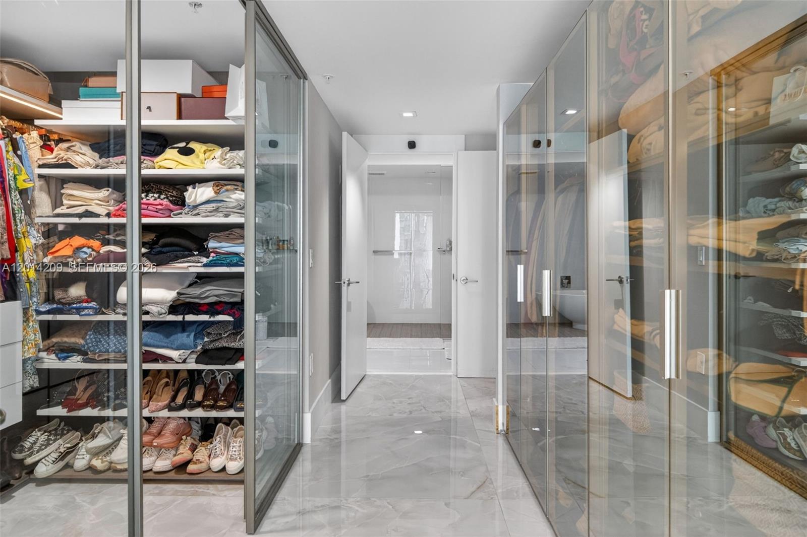 4-1902 3 / 4 1892 sq. ft. $ 2026-05-06 0 Photo