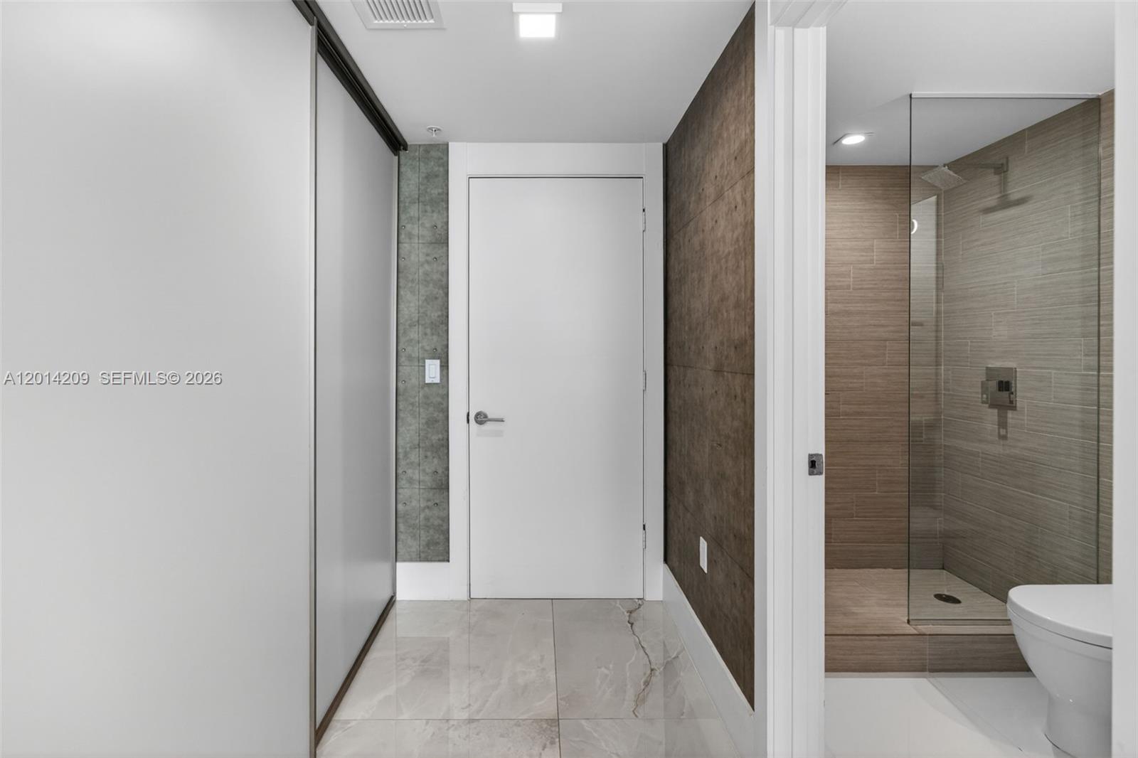 4-1902 3 / 4 1892 sq. ft. $ 2026-05-06 0 Photo