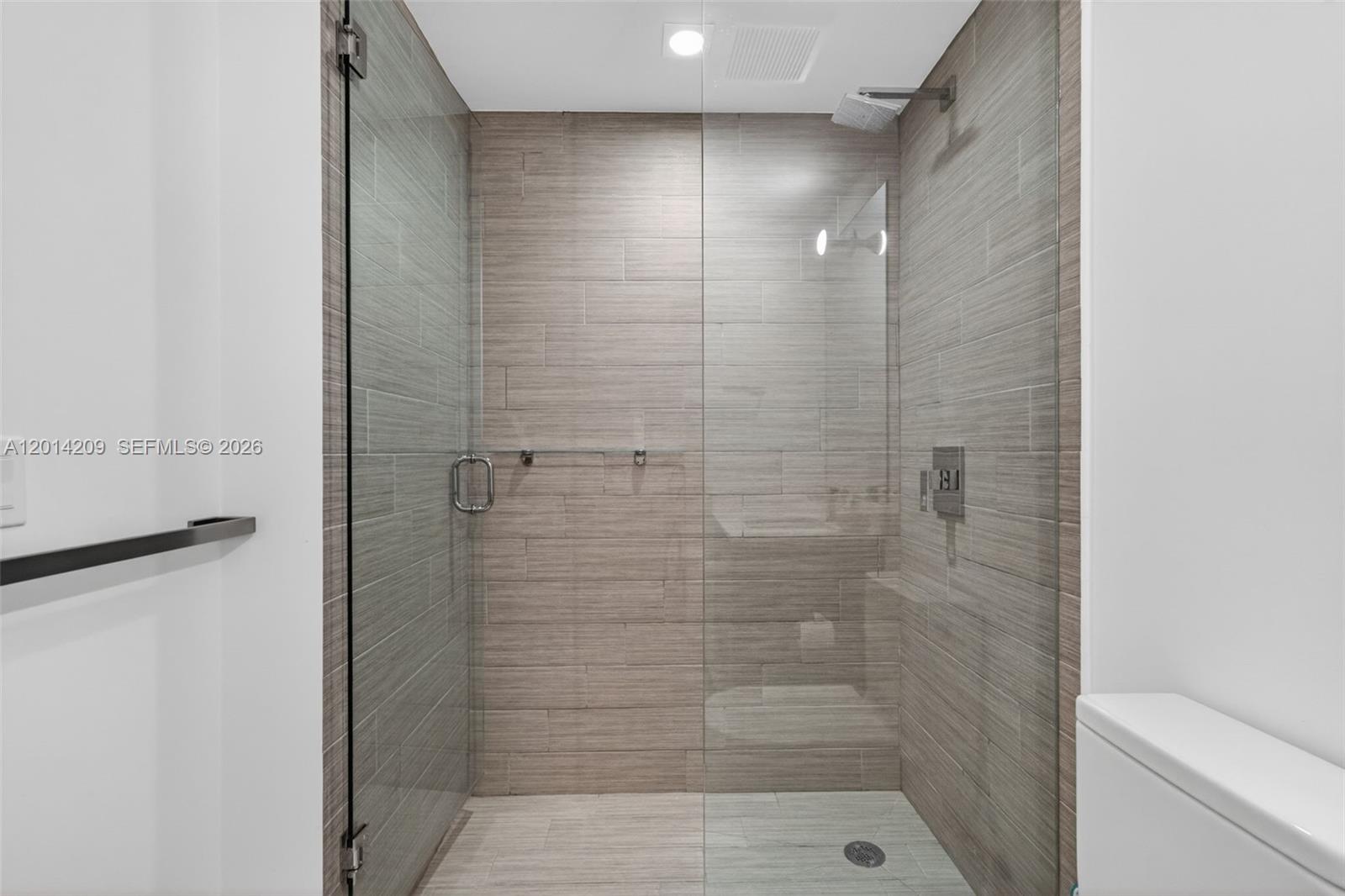 4-1902 3 / 4 1892 sq. ft. $ 2026-05-06 0 Photo