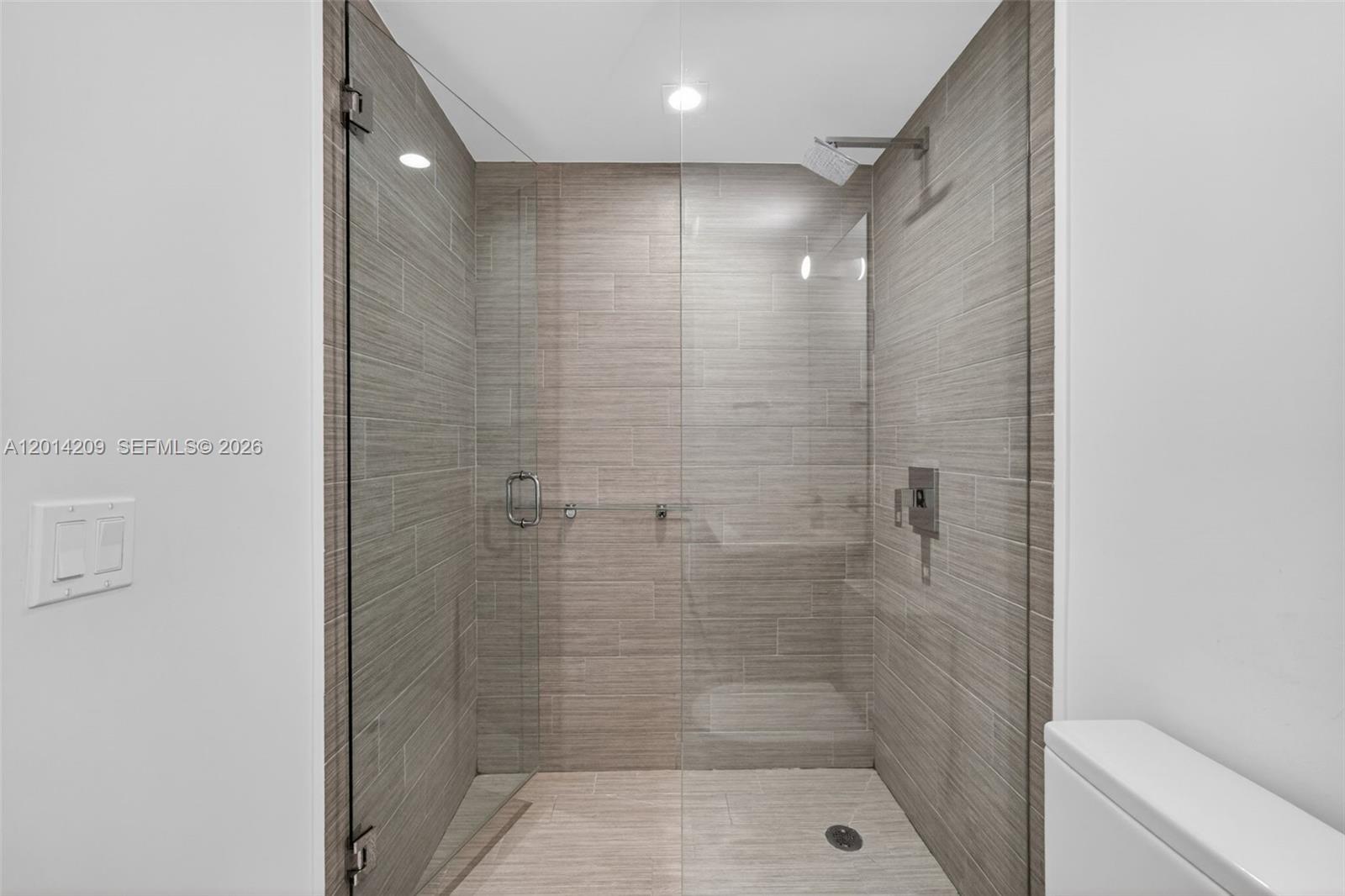 4-1902 3 / 4 1892 sq. ft. $ 2026-05-06 0 Photo