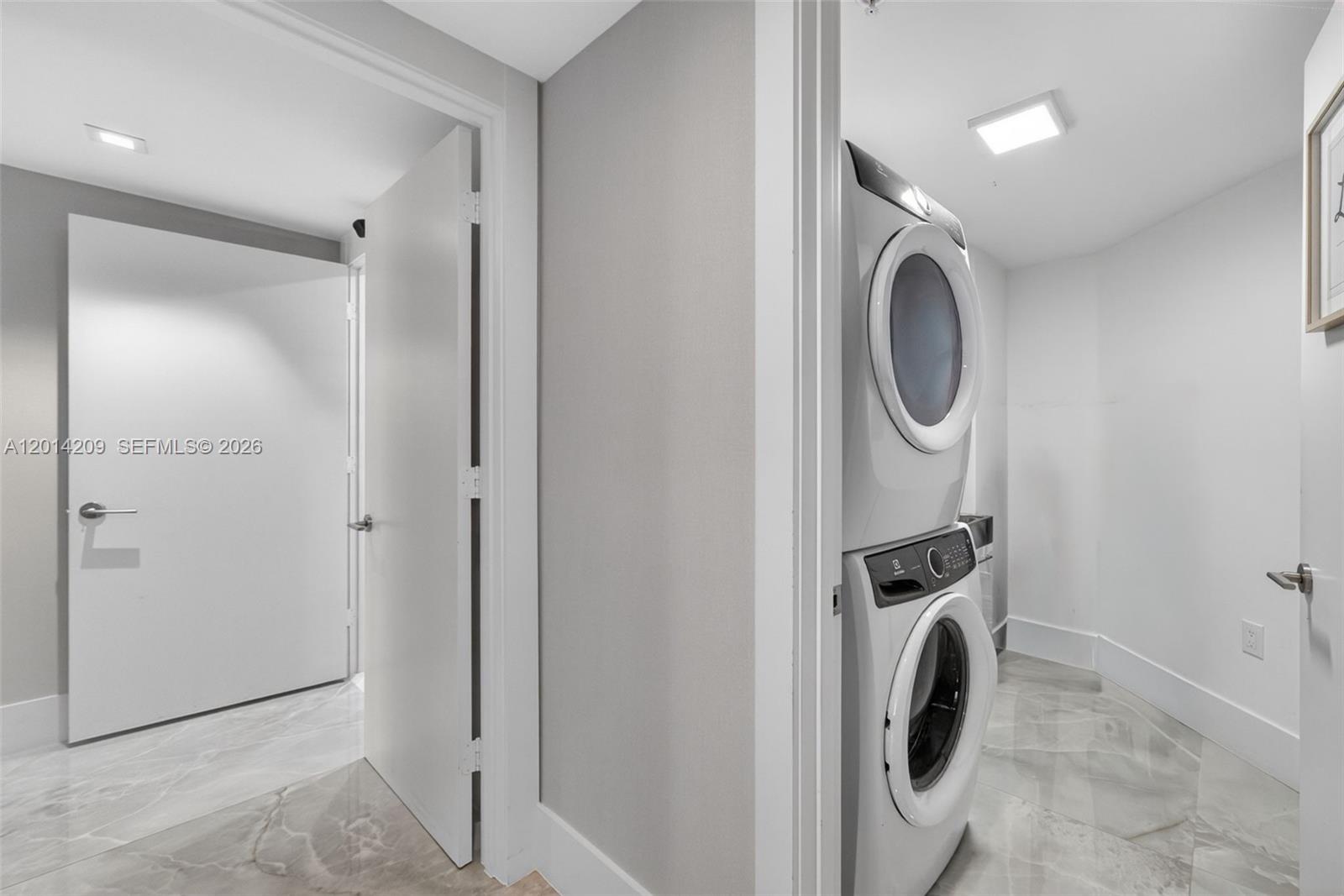 4-1902 3 / 4 1892 sq. ft. $ 2026-05-06 0 Photo