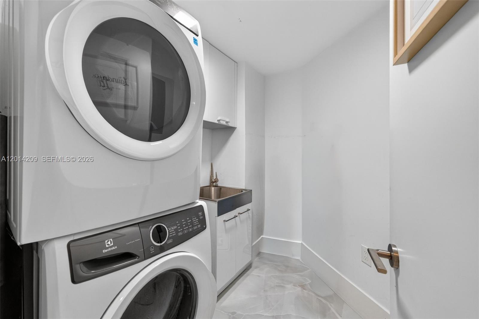 4-1902 3 / 4 1892 sq. ft. $ 2026-05-06 0 Photo