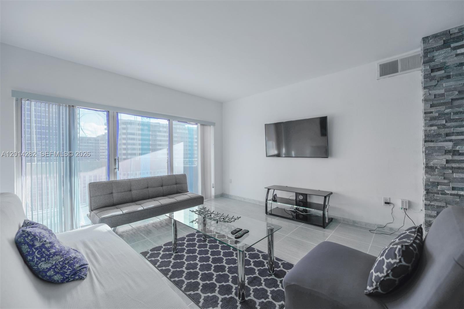 17N 1 / 2 870 sq. ft. $ 2026-05-06 0 Photo