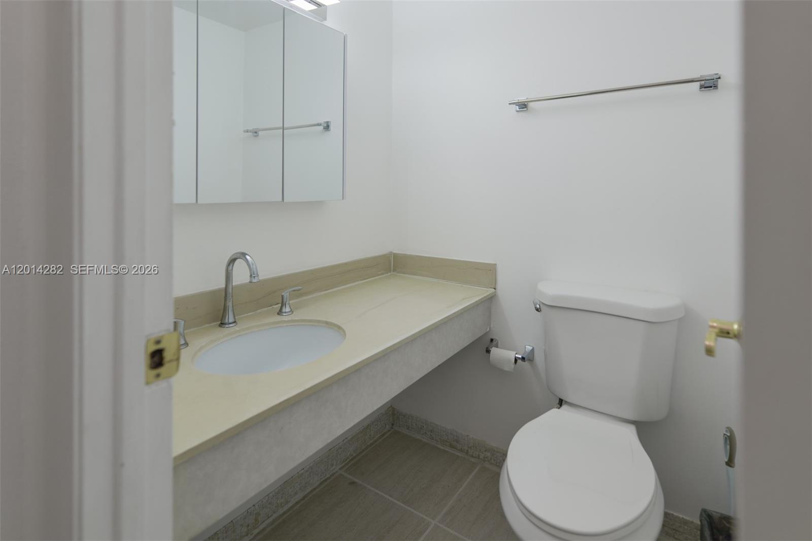17N 1 / 2 870 sq. ft. $ 2026-05-06 0 Photo