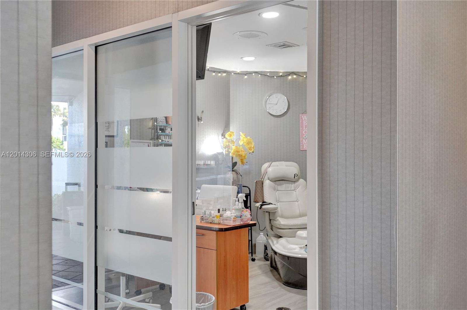 Photo of 20201 Country Club Dr  #1408, Aventura, Florida, 33180 - Nail salon,