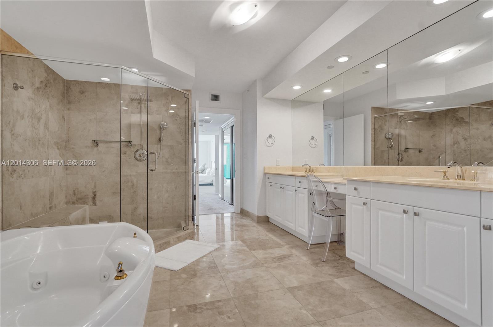 Photo of 20201 Country Club Dr  #1408, Aventura, Florida, 33180 - Master bathroom.