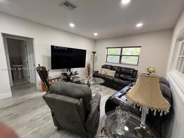   /  4135 sq. ft. $ 2026-05-06 0 Photo