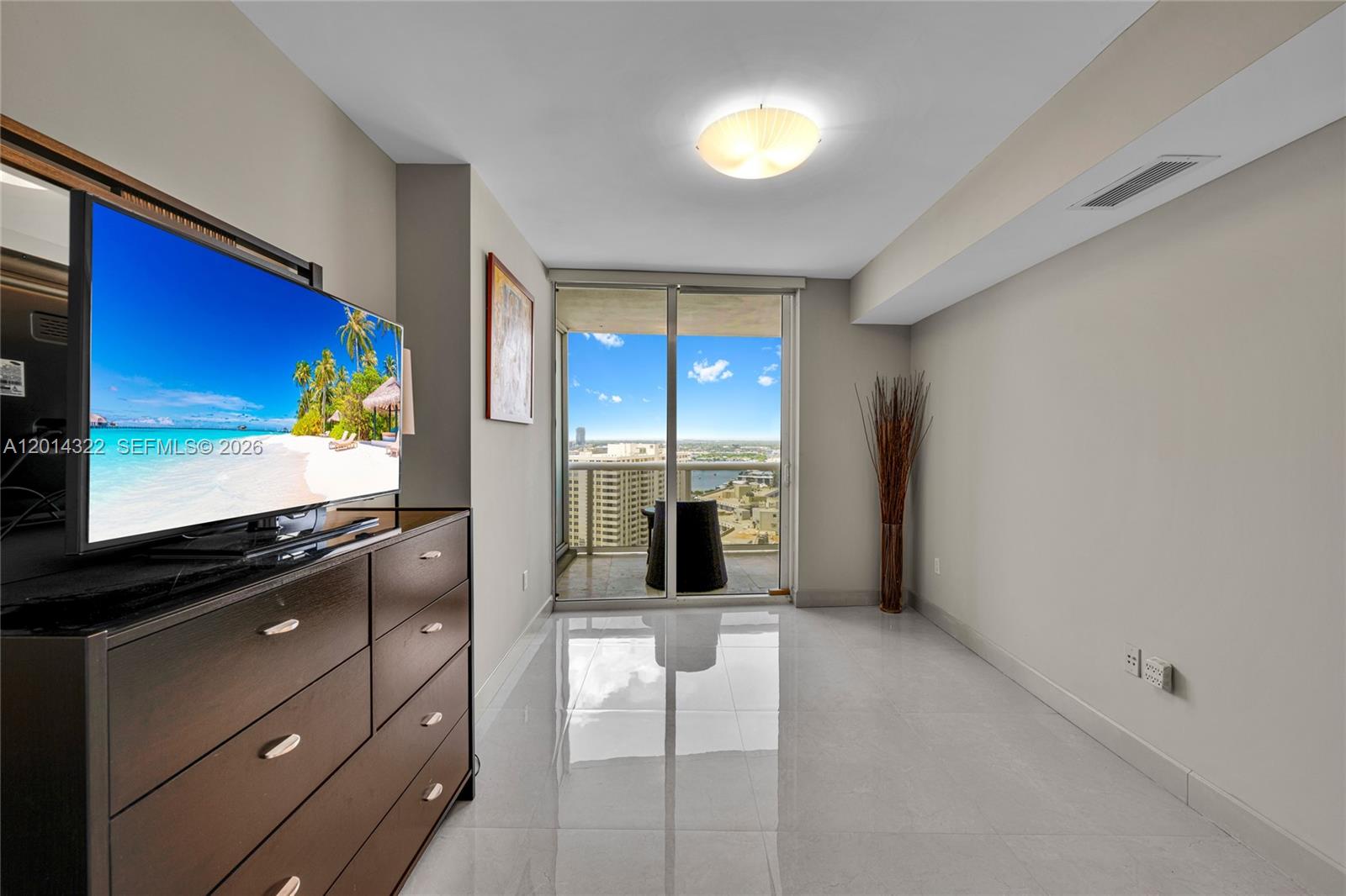 2007 3 / 3 1571 sq. ft. $ 2026-05-06 0 Photo