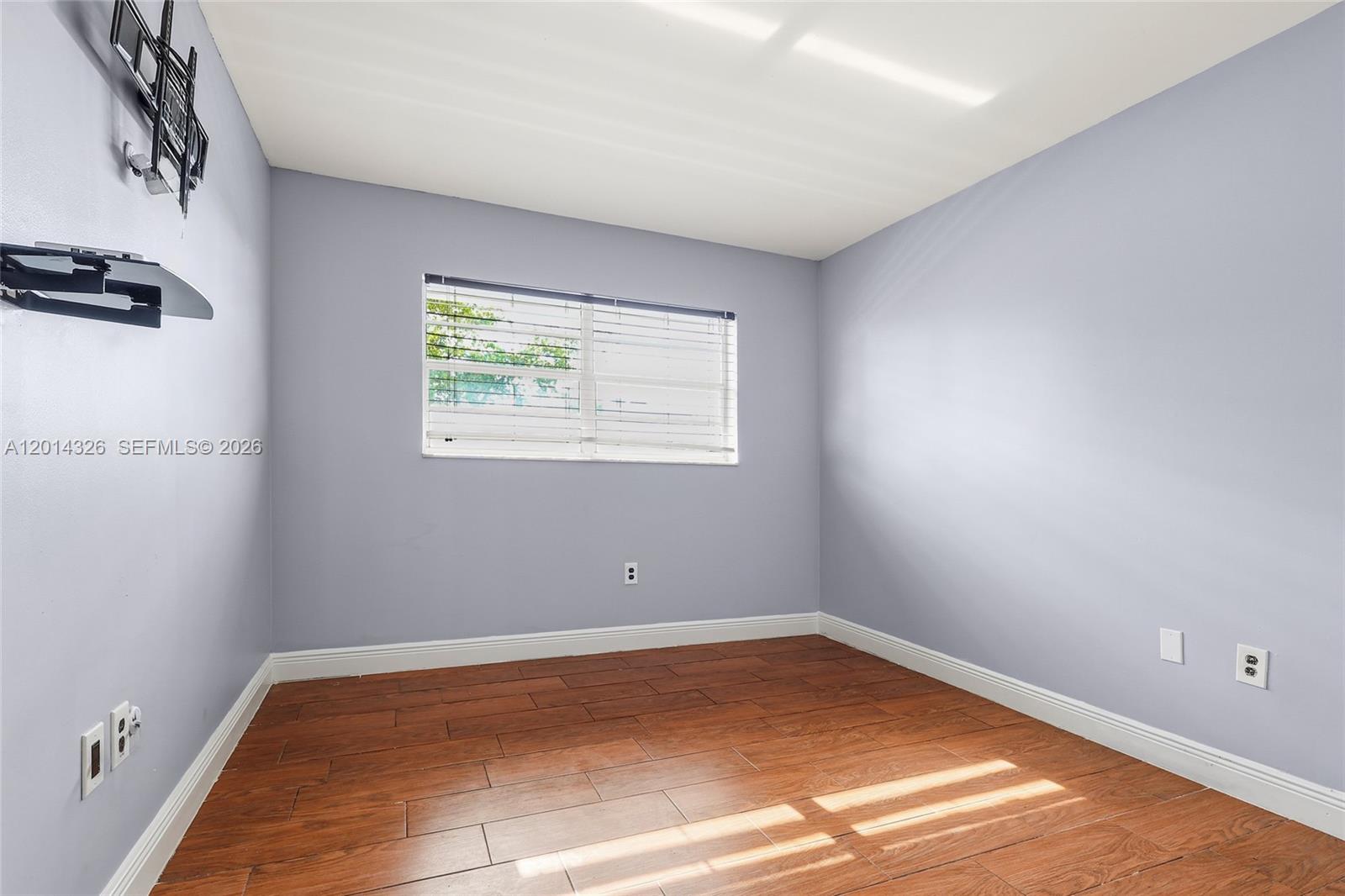 See details 411-1 2 / 2 1315 sq. ft. $ 2026-05-06 0 Photo