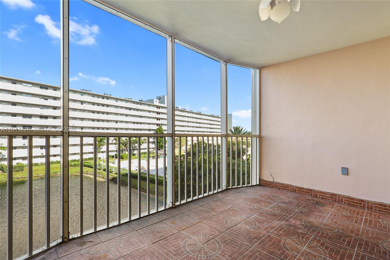 See details 411-1 2 / 2 1315 sq. ft. $ 2026-05-06 0 Photo