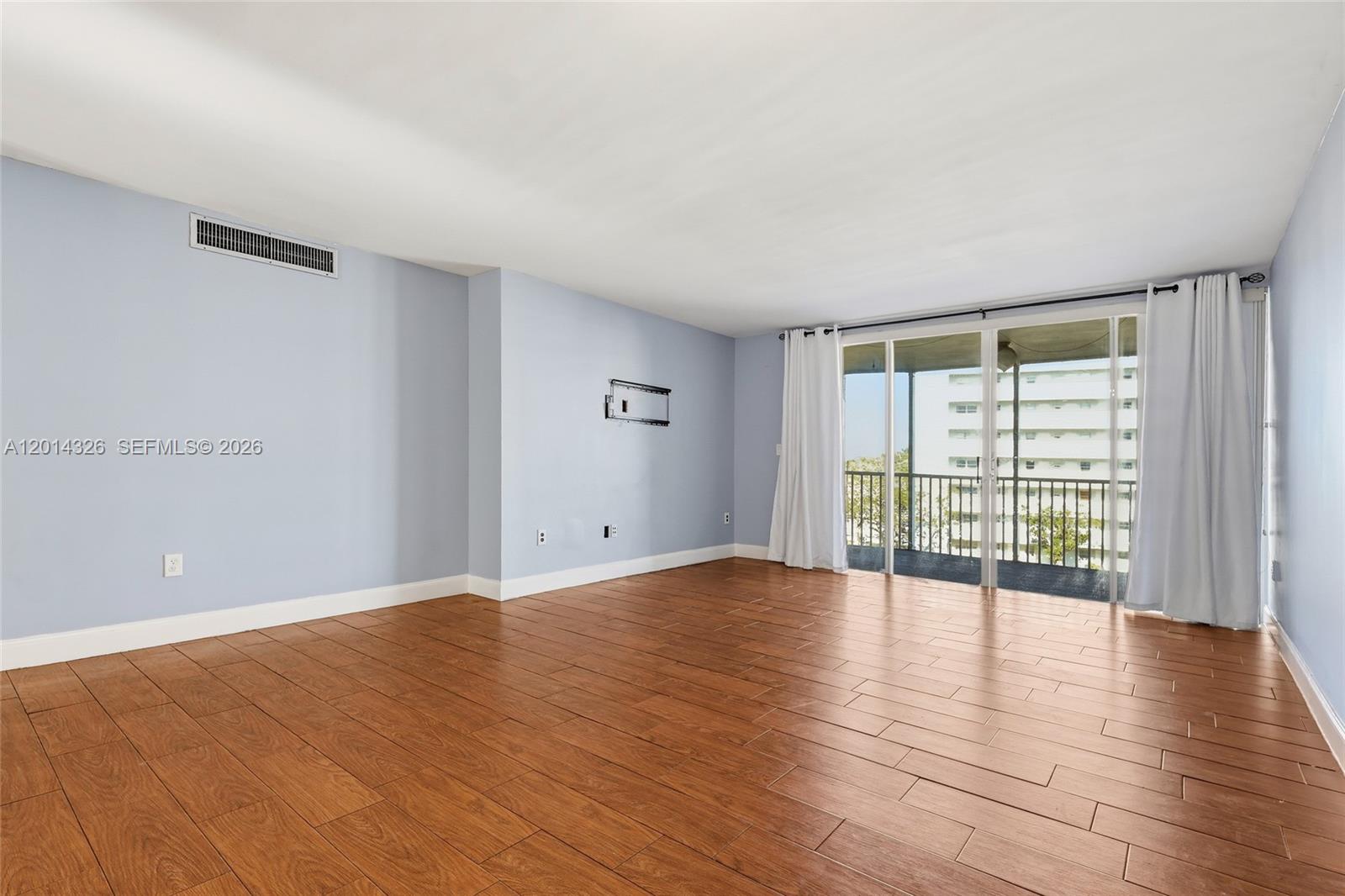 See details 411-1 2 / 2 1315 sq. ft. $ 2026-05-06 0 Photo