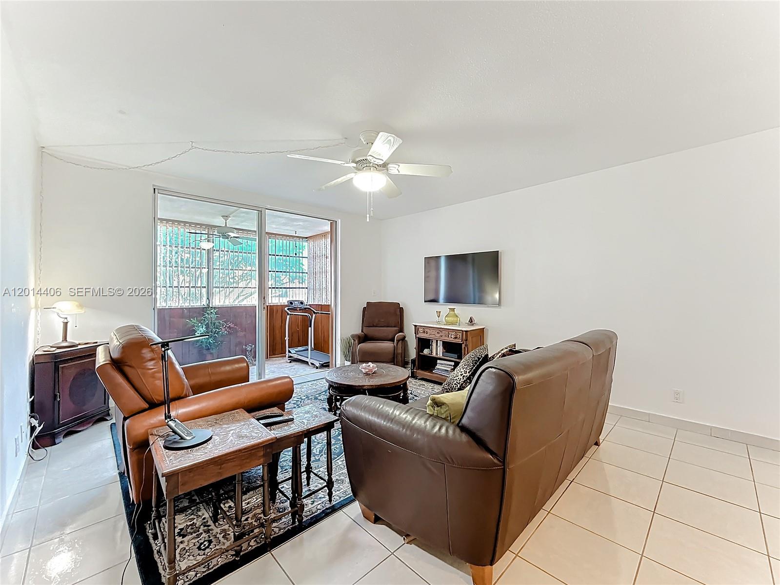 Ver detalles 286 1 / 2 921 sq. ft. $ 2026-05-06 0 foto