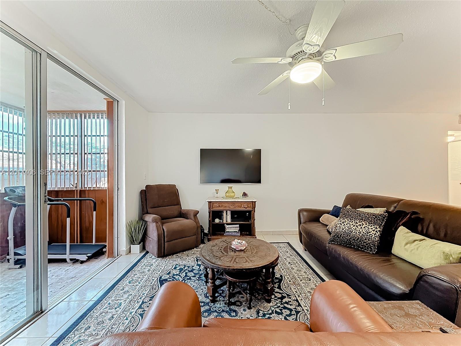 Ver detalles 286 1 / 2 921 sq. ft. $ 2026-05-06 0 foto