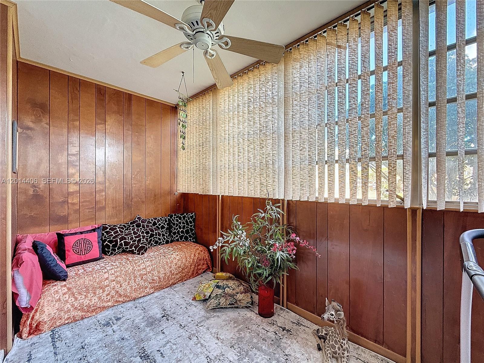 Ver detalles 286 1 / 2 921 sq. ft. $ 2026-05-06 0 foto