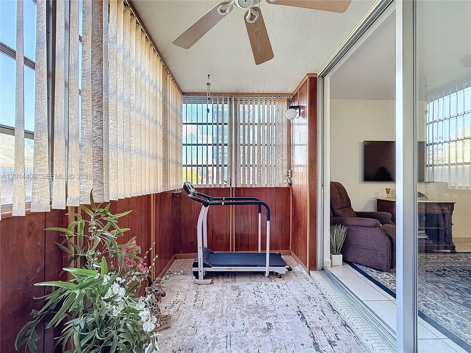 Ver detalles 286 1 / 2 921 sq. ft. $ 2026-05-06 0 foto