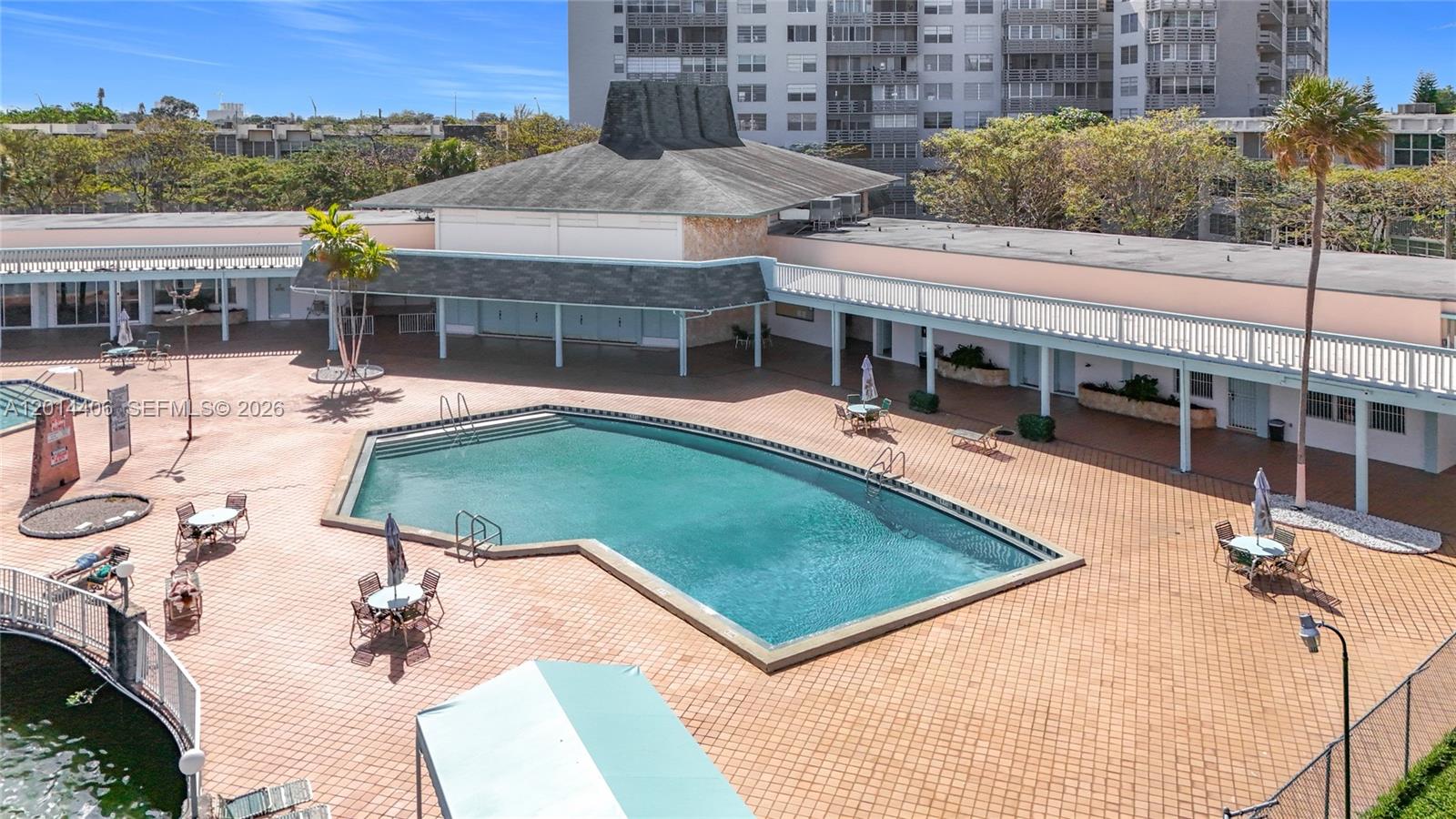 Ver detalles 286 1 / 2 921 sq. ft. $ 2026-05-06 0 foto