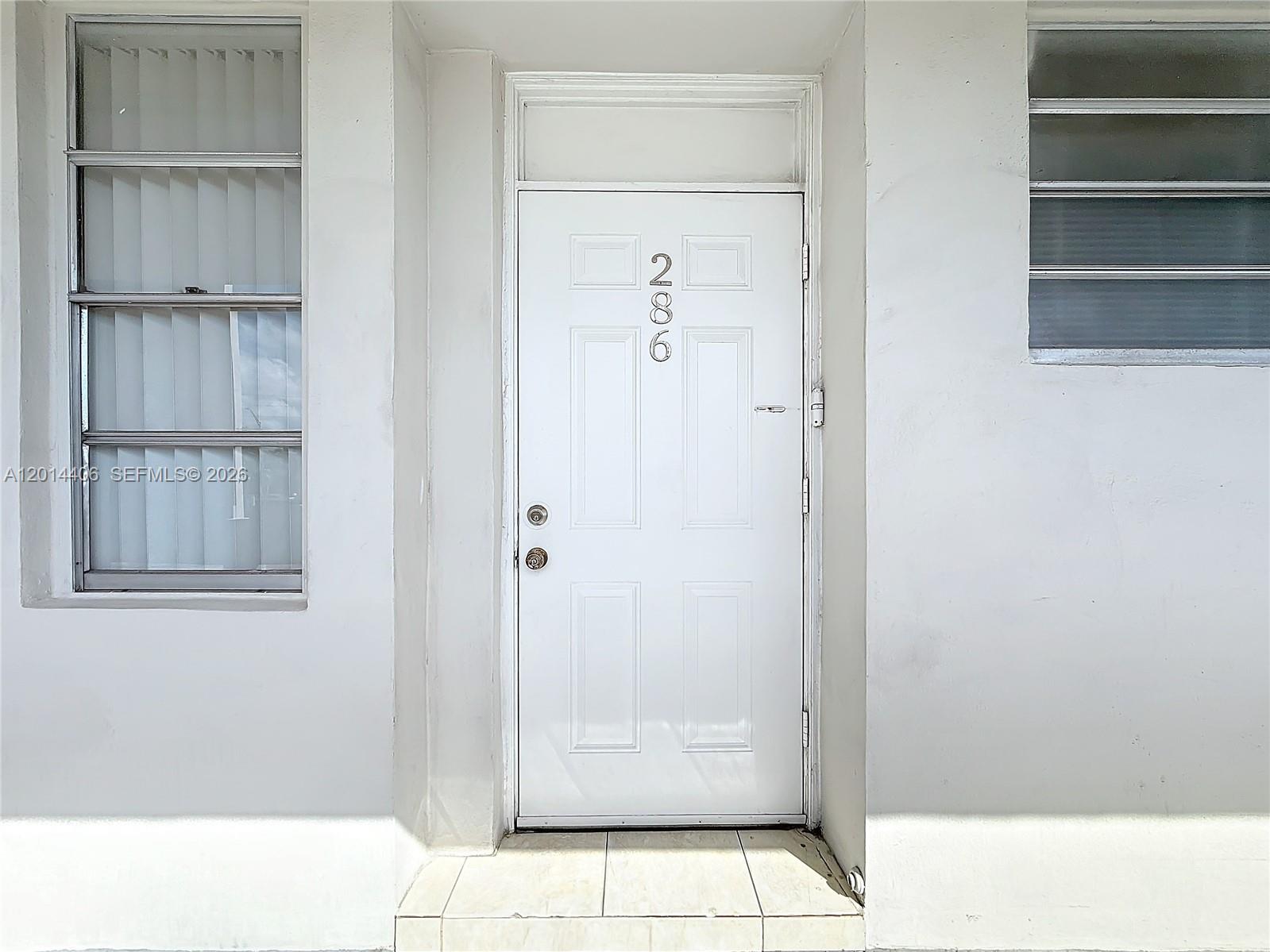 Ver detalles 286 1 / 2 921 sq. ft. $ 2026-05-06 0 foto