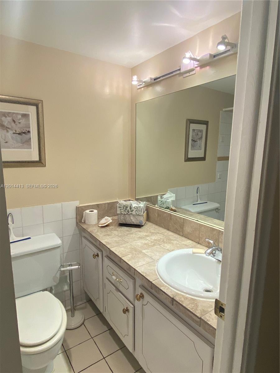 Photo of 1817 Ocean Dr #225, Hallandale Beach, Florida, 33009 -