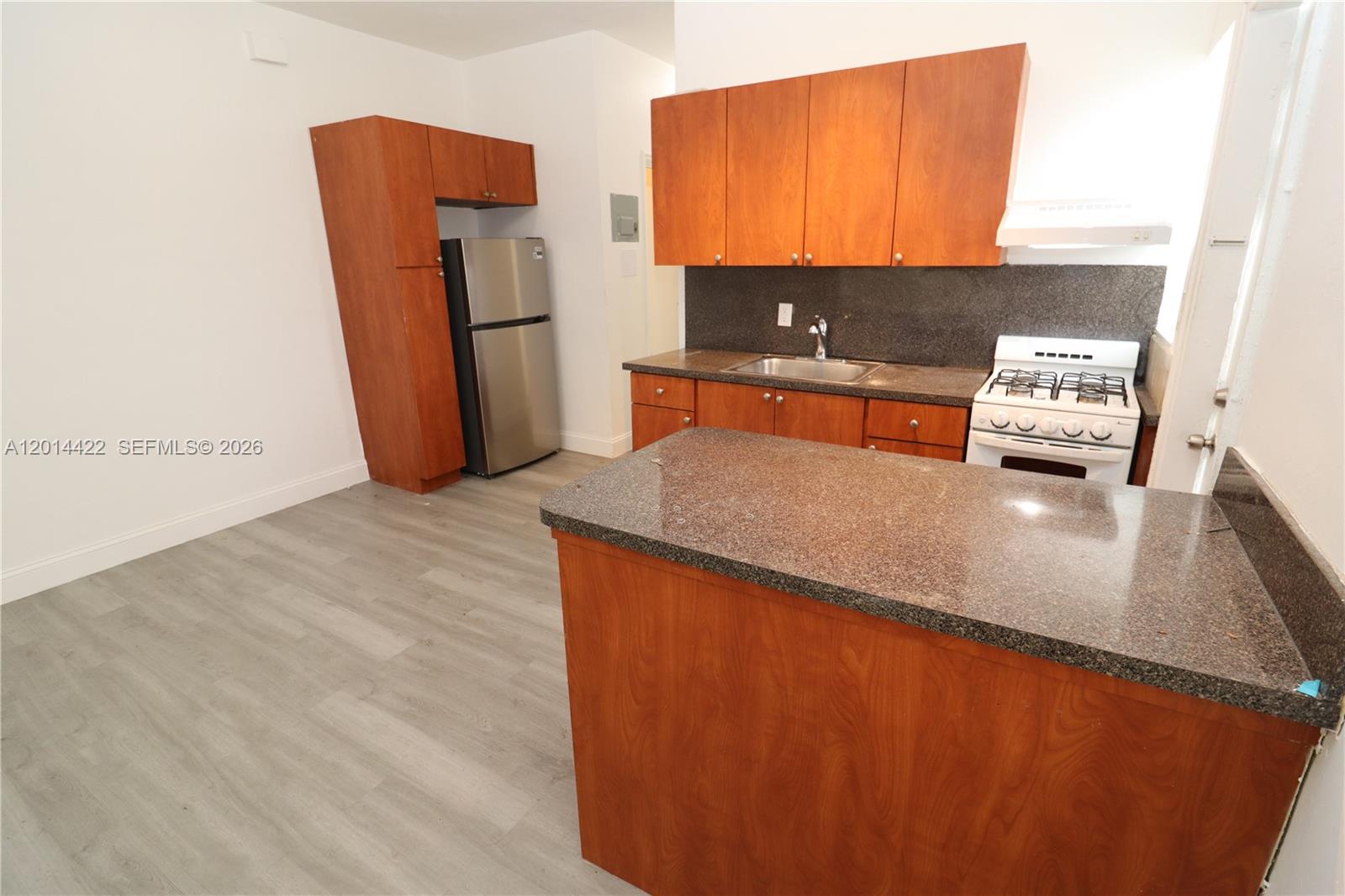 See details / sq. ft. $ 2026-05-06 0 Photo